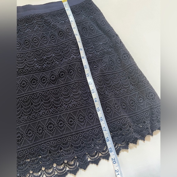 Ann Taylor Loft Lace Crochet Eyelet Pencil Skirt in Navy Blue Size 8 - Picture 5 of 8